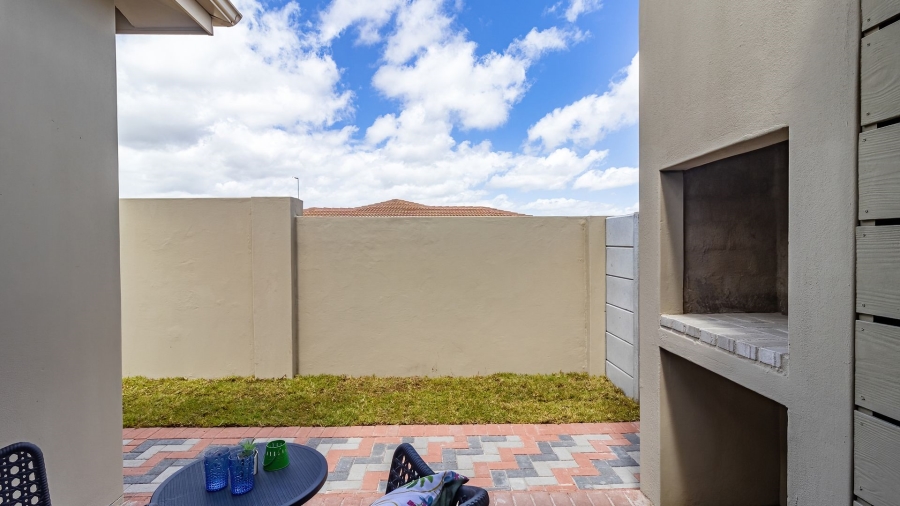 To Let 3 Bedroom Property for Rent in Stellendale Western Cape